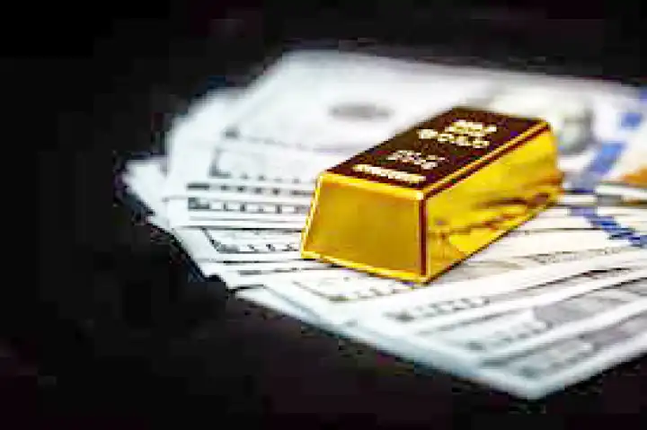 Dolar altına fırsat vermiyor