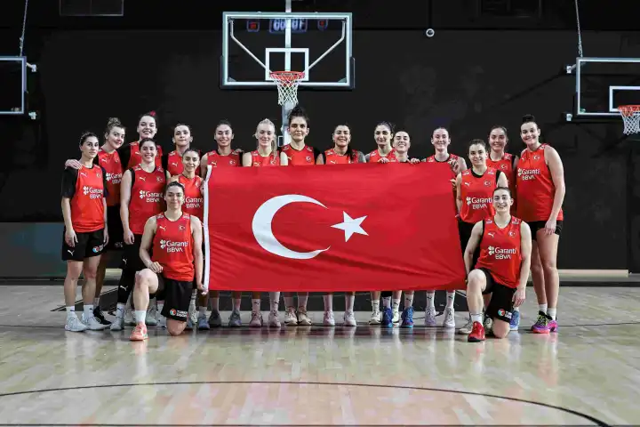 Potanın Perileri madalya peşinde  haberinin görseli