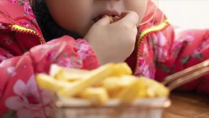 Yiyecekleri az çiğneyen çocuklar obeziteye yatkın