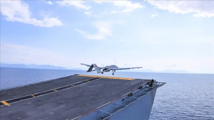 Bayraktar TB3, TCG Anadolu Üzerindeki Testlerinde 100 Sortiyi Geride Bıraktı haberinin görseli