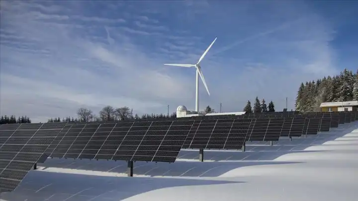 Dünyada yapımı süren 3 enerji projesinden 2'si temiz kaynaklı