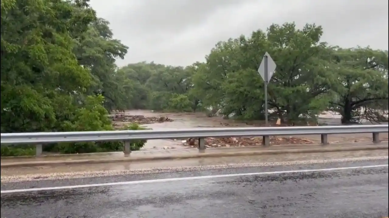 Texas'ta sel: Çok sayıda ölü var