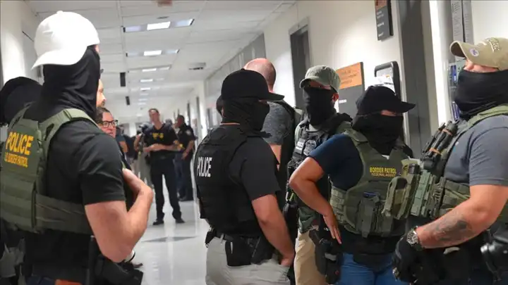 ABD'de göçmenlere mahkemede gözaltı uygulamasına karşı dava açıldı