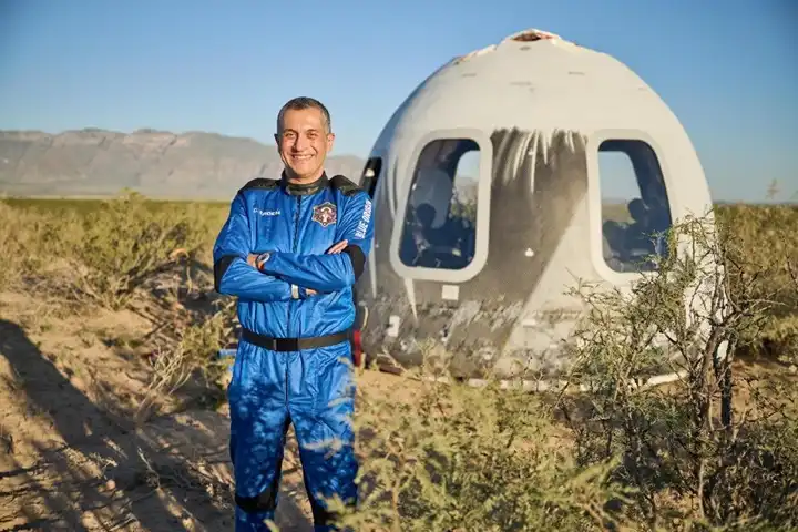 Türk iş insanı Gökhan Erdem, Blue Origin ile uzaya çıktı haberinin görseli