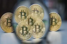Bitcoin rekora koşarken, altcoinler eziliyor!