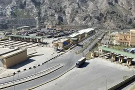 Pakistan ve Afganistan arasında geçici ateşkes!