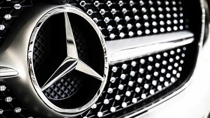 Mercedes-Benz, rakibi BMW'den motor mu alacak? haberinin görseli
